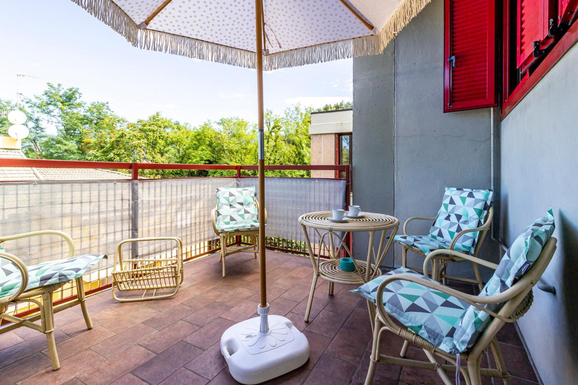 Apartmán Parking & Terrace - Large 90 Mq - Self Check-In & Remote Access Como Exteriér fotografie